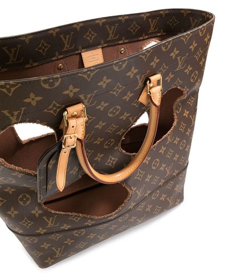 Eșarfe elegante Louis Vuitton de vânzare .